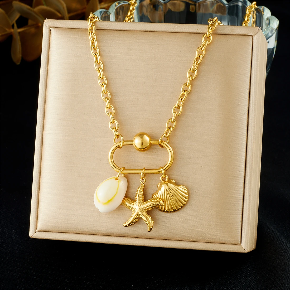 Starfish Shell charm necklace - Image 3