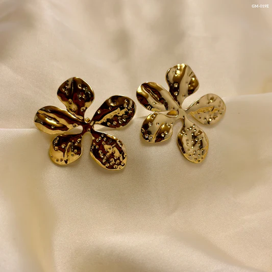 Textured Flower Shape Earring - Image 3