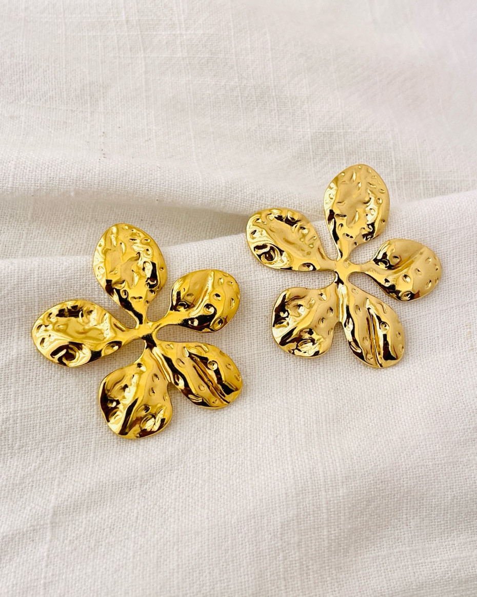 Textured Flower Shape Earring
