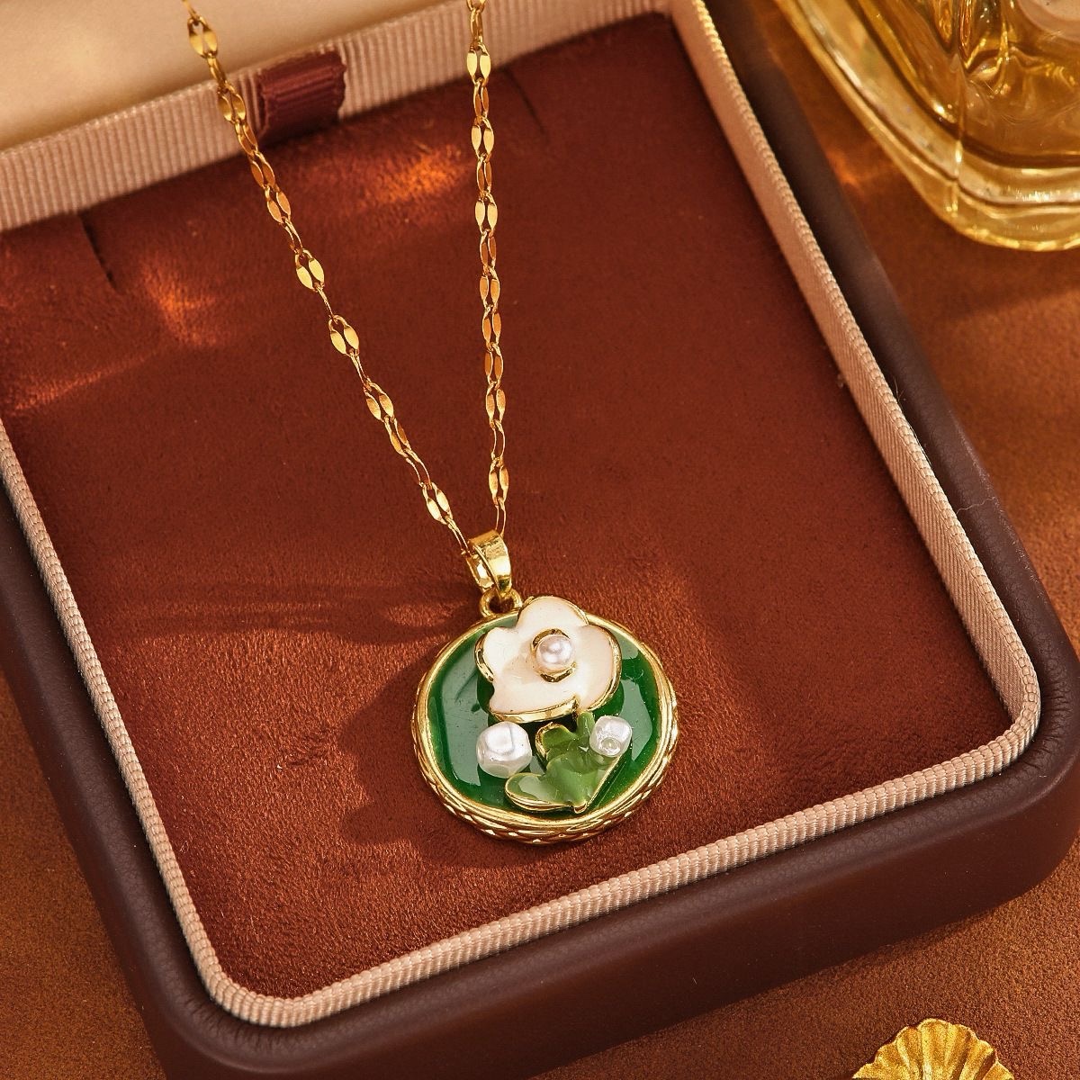 Round flower stainless steel necklace - Image 3