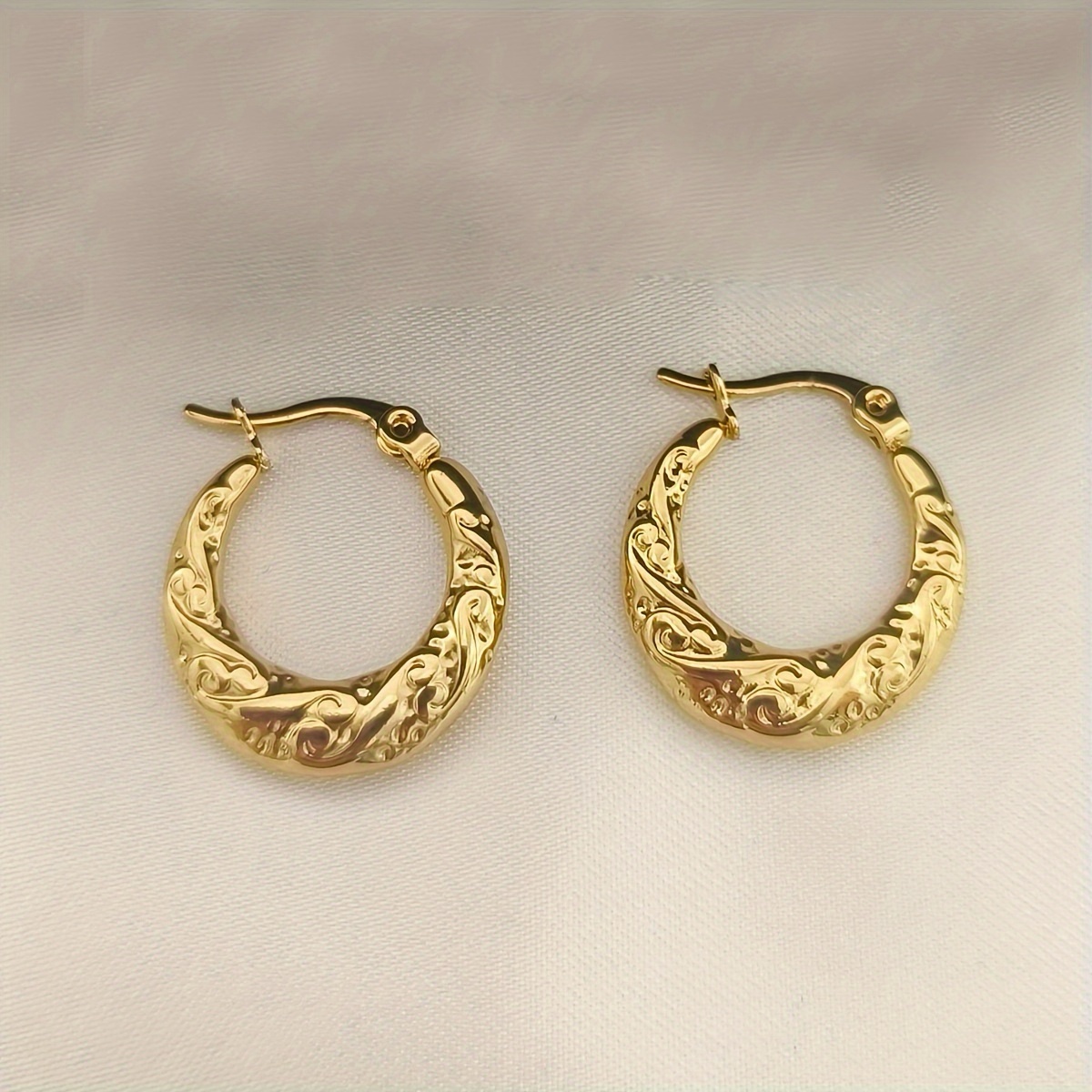 Textured hoops