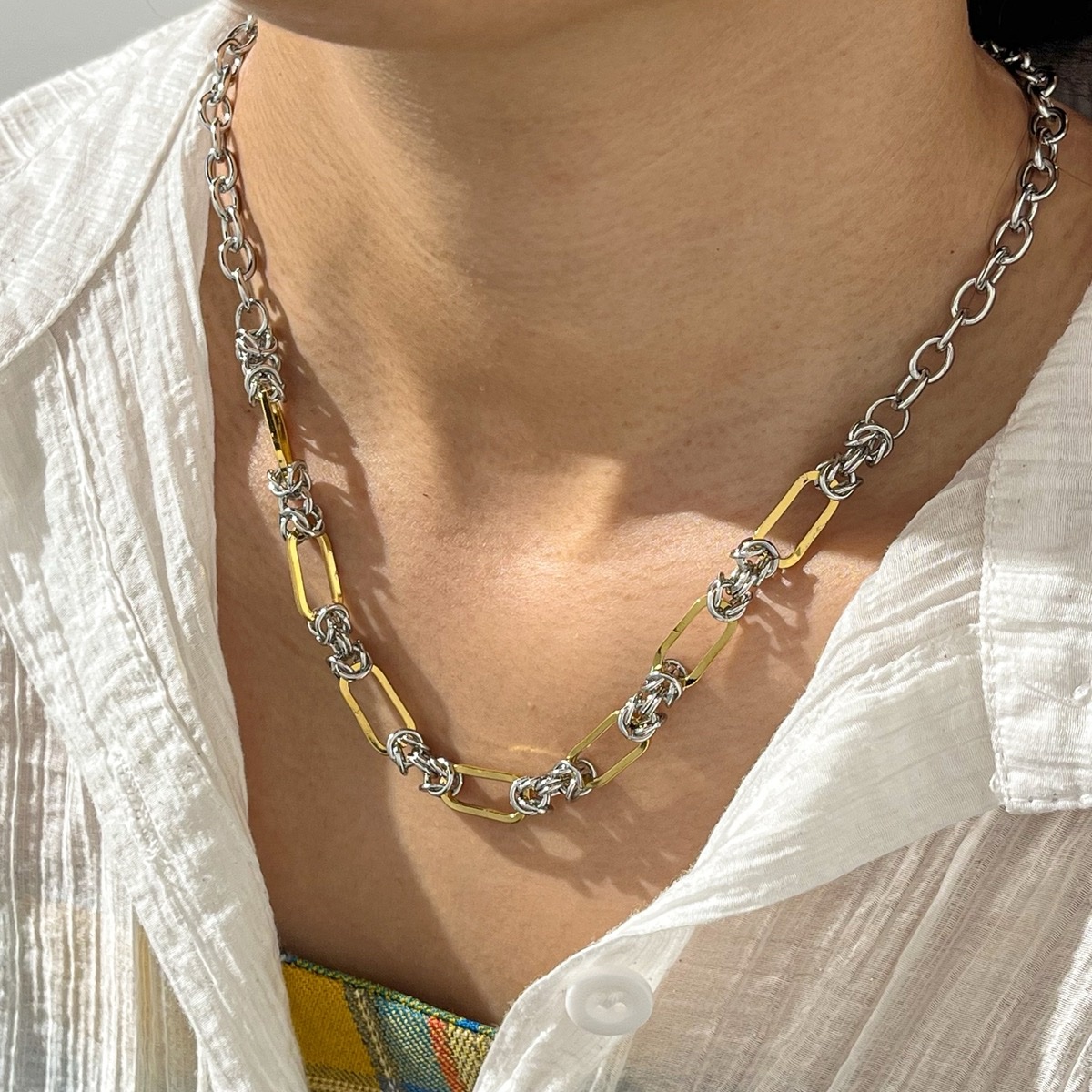 Two-tone chunky stainless steel chain - Image 2