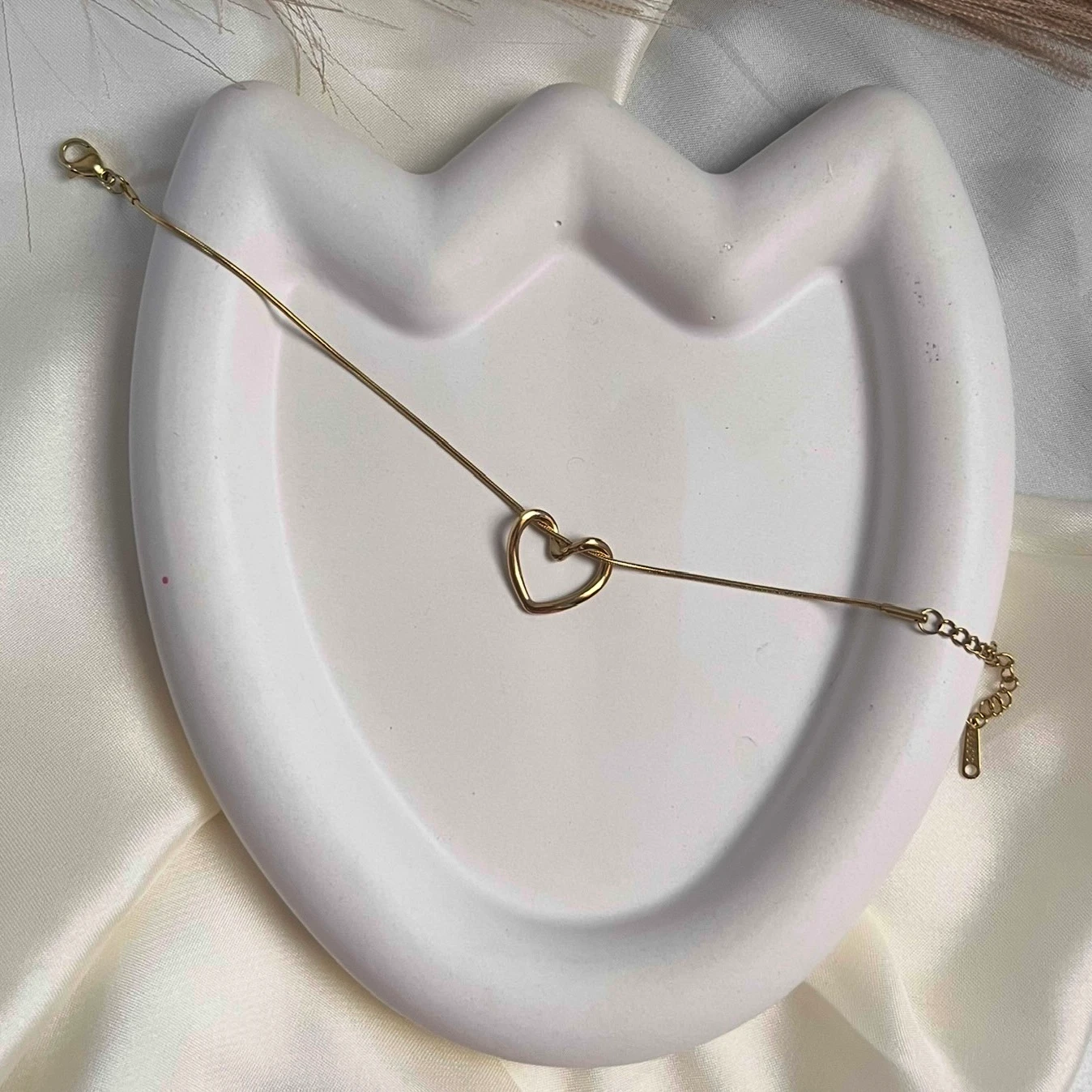Hollow heart bracelet - Image 2