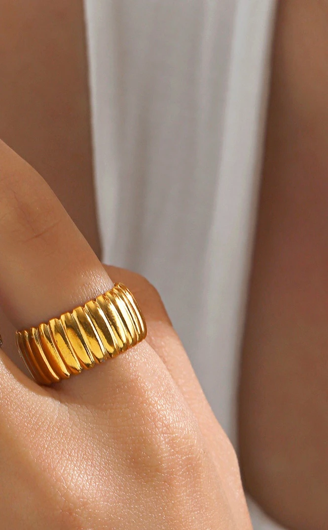 Gold plated lines Ring - Image 3